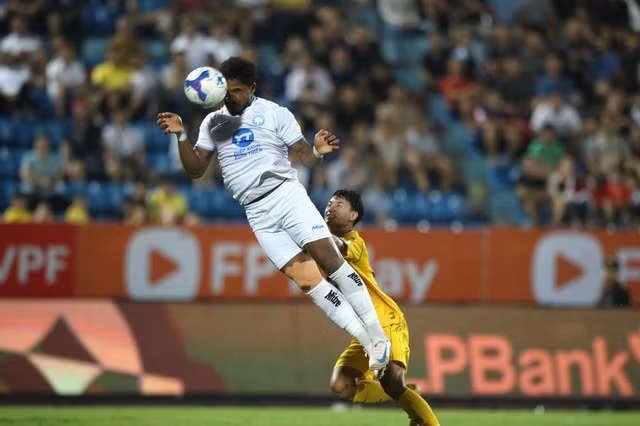 Nguyễn Xuân Son luôn ra sân với sự nhiệt huyết cao độ