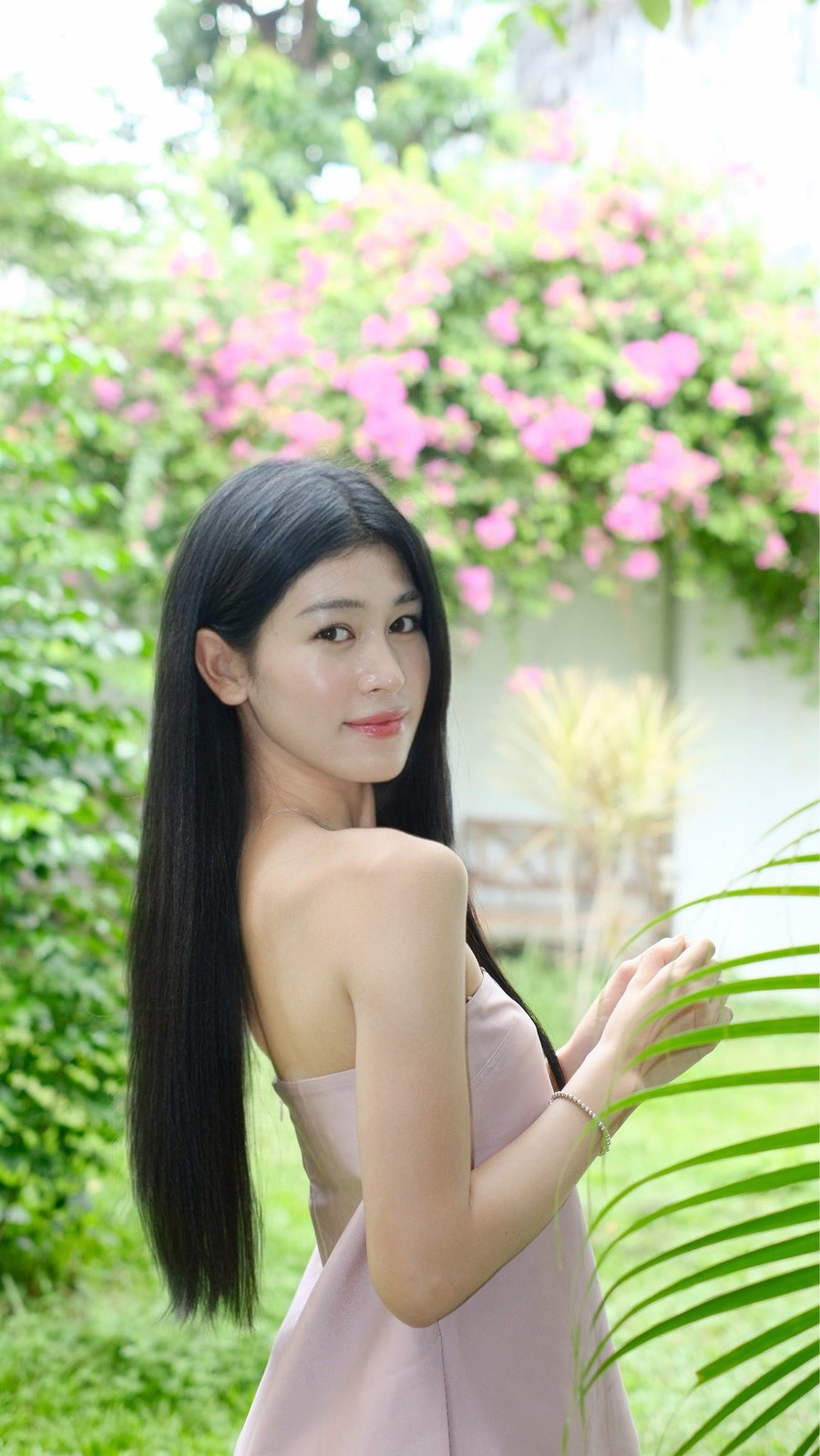 Vào tháng 6 tới, Thanh Thảo cùng 24 cô gái có mặt ở TP Huế để tham dự vòng chung kết toàn quốc Hoa hậu Việt Nam 2024. "Đến với cuộc thi Hoa hậu Việt Nam, tôi đã bước ra khỏi vùng an toàn của mình. Cho dù đi tiếp hay không, tôi vẫn tiếp tục hành trình trau dồi bản thân", Thanh Thảo chia sẻ. Vào tháng 6 tới, Thanh Thảo cùng 24 cô gái có mặt ở TP Huế để tham dự vòng chung kết toàn quốc Hoa hậu Việt Nam 2024. "Đến với cuộc thi Hoa hậu Việt Nam, tôi đã bước ra khỏi vùng an toàn của mình. Cho dù đi tiếp hay không, tôi vẫn tiếp tục hành trình trau dồi bản thân", Thanh Thảo chia sẻ.