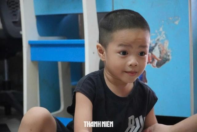 Hưng có khả năng ghi nhớ rất đặc biệt. . ẢNH: THANH NAM Hưng có khả năng ghi nhớ rất đặc biệt. . ẢNH: THANH NAM