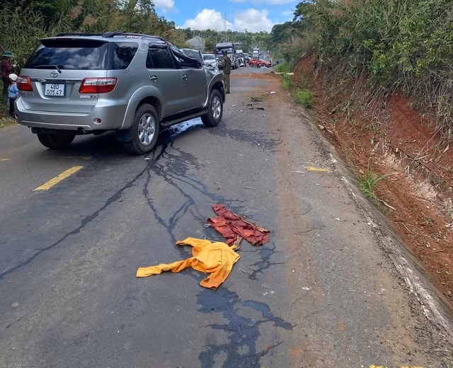 Hiện trường vụ tai nạn giao thông liên hoàn khiến 2 người tử vong