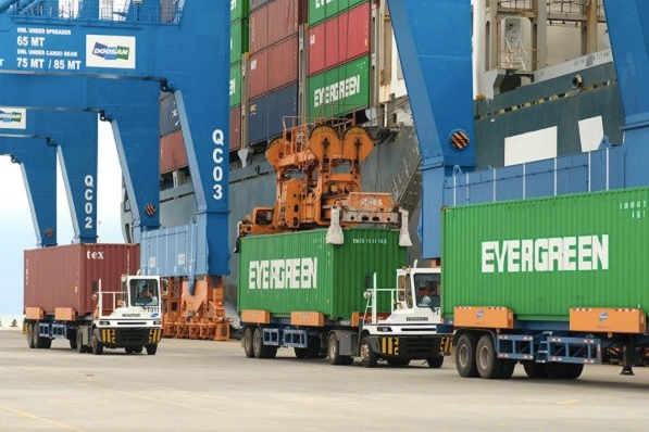 Hàng hoá được đóng trong container để xuất khẩu ra nước ngoài. Ảnh minh hoạ Hàng hoá được đóng trong container để xuất khẩu ra nước ngoài. Ảnh minh hoạ