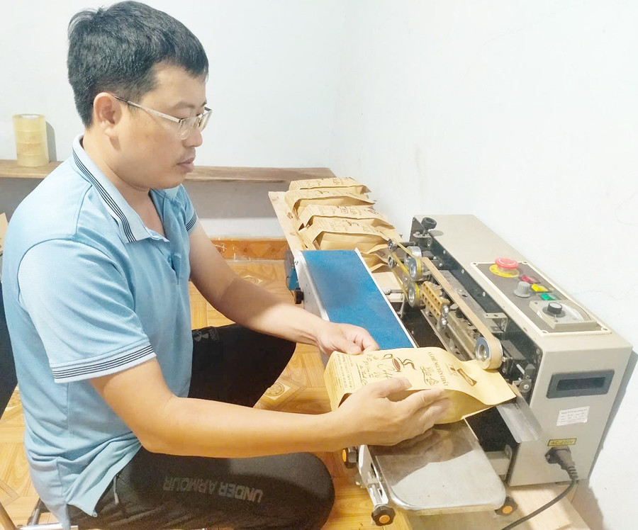 Theo anh Nguyễn Tiến Dũng, sản phẩm cà phê Pure coffee được thị trường đón nhận rất tích cực. Ảnh: Q.T 1t.jpg