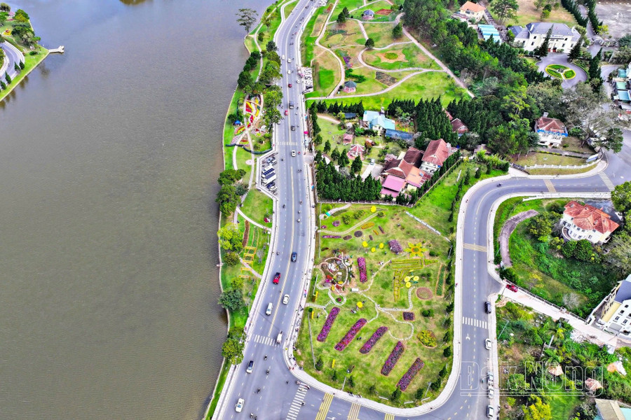 Ba tỉnh Lâm Đồng, Bình Thuận và Đắk Nông sẽ hợp nhất thành tỉnh Lâm Đồng, trung tâm đặt tại TP. Đà Lạt (Trong ảnh là một góc TP. Đà Lạt) Ba tỉnh Lâm Đồng, Bình Thuận và Đắk Nông sẽ hợp nhất thành tỉnh Lâm Đồng, trung tâm đặt tại TP. Đà Lạt (Trong ảnh là một góc TP. Đà Lạt)
