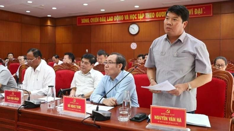 Các đại biểu thảo luận tại hội nghị. 2daklak.jpg