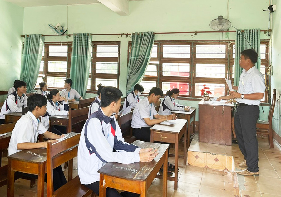 Trường THPT Lê Thánh Tông tích cực tổ chức các đợt thi thử tốt nghiệp THPT giúp học sinh làm quen với đề thi. Ảnh: Vũ Chi 2vc.jpg