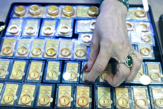 Giá vàng giảm liên tiếp trong 1 tuần qua (ảnh: Như Ý). Giá vàng giảm liên tiếp trong 1 tuần qua (ảnh: Như Ý).
