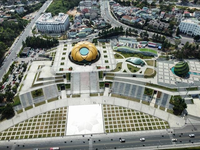 Đà Lạt ghi nhận mức nhiệt độ cao kỷ lục trong ngày 18.4.2025 dù không phải giai đoạn El Nino xuất hiện. ẢNH: BÁ DUY Đà Lạt ghi nhận mức nhiệt độ cao kỷ lục trong ngày 18.4.2025 dù không phải giai đoạn El Nino xuất hiện. ẢNH: BÁ DUY