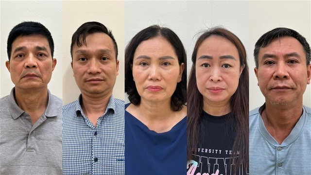 Từ trái qua: Các bị can Nguyễn Thanh Phong; Đinh Quang Minh; Nguyễn Thị Minh Hải; Lê Thị Hiên; Cao Văn Trung. Ảnh: Bộ Công an Từ trái qua: Các bị can Nguyễn Thanh Phong; Đinh Quang Minh; Nguyễn Thị Minh Hải; Lê Thị Hiên; Cao Văn Trung. Ảnh: Bộ Công an