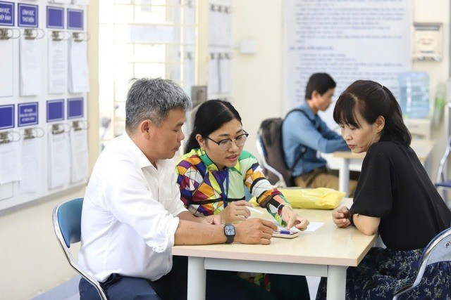 Dự kiến, tiết kiệm hơn 190.000 tỷ đồng chi lương và quản lý hành chính sau sắp xếp. Ảnh minh họa/Nguồn NLĐO du-kien-tiet-kiem-hon-190000-ty-dong-chi-luong-va-quan-ly-hanh-chinh-sau-sap-xep-anhr-minh-hoa-nguon-nldo.jpg