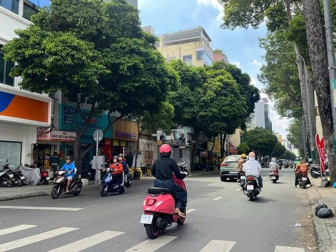 Đường Cao Thắng ở Q.3. ẢNH: THÁI THANH - HOÀI NHIÊN Đường Cao Thắng ở Q.3. ẢNH: THÁI THANH - HOÀI NHIÊN