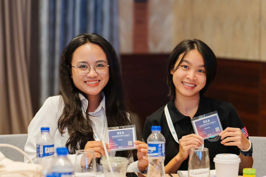 Y Un Diễm (bên trái) luôn nỗ lực trong mọi hoạt động. Ảnh nhân vật cung cấp 2st.jpg