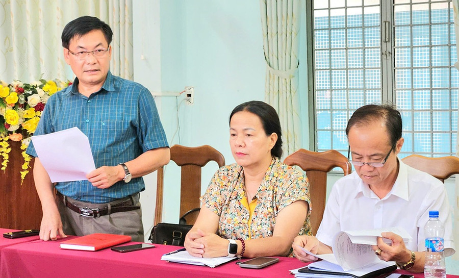Đồng chí Huỳnh Kiên-Bí thư Đảng ủy, Tổng Biên tập Báo Gia Lai tham luận tại hội nghị. Ảnh: Ngọc Duy 4t.jpg