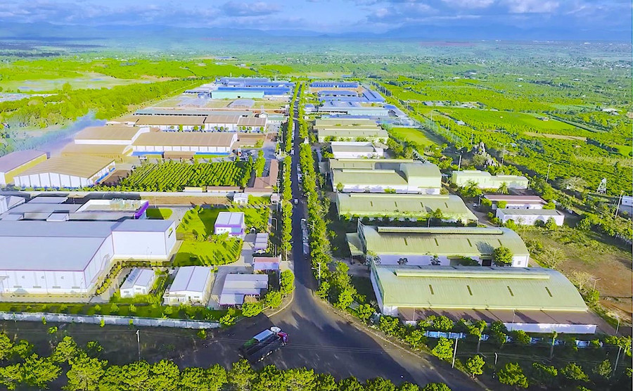Hầu hết các doanh nghiệp tại Khu Công nghiệp Trà Đa (TP. Pleiku) đều có ý thức bảo vệ môi trường. Ảnh: Hà Duy 2bg.jpg