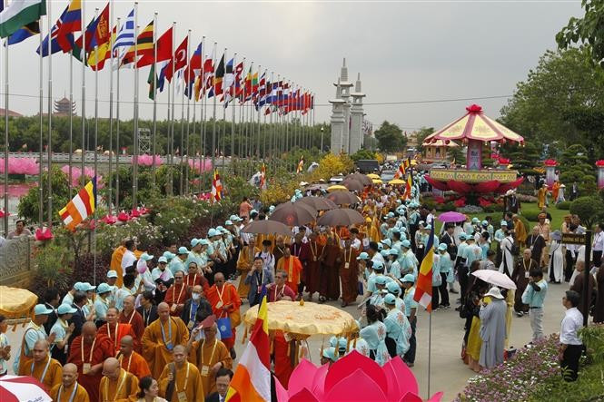 Đông đảo đại biểu trong nước và quốc tế tham dự Vesak 2025. Ảnh: Thanh Vũ-TTXVN Đông đảo đại biểu trong nước và quốc tế tham dự Vesak 2025. Ảnh: Thanh Vũ-TTXVN