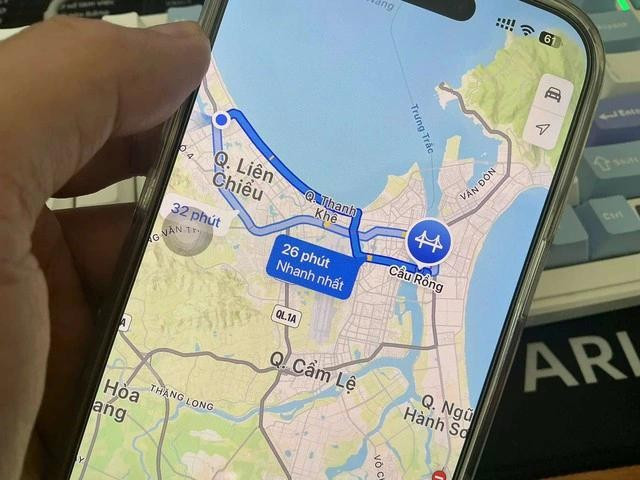 Google có thể phải sao chép tính năng Apple Maps nếu không muốn mất người dùng. ẢNH: K. VĂN Google có thể phải sao chép tính năng Apple Maps nếu không muốn mất người dùng. ẢNH: K. VĂN