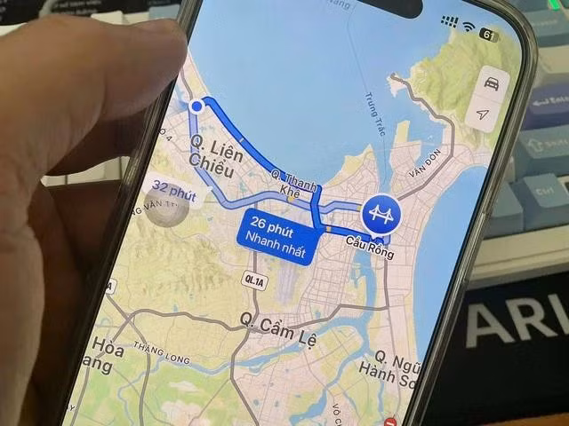 Google có thể phải sao chép tính năng Apple Maps nếu không muốn mất người dùng. ẢNH: K. VĂN