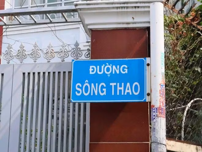 Đường sông Thao yên tĩnh, vắng người qua lại. ẢNH: THÁI THANH - HOÀI NHIÊN