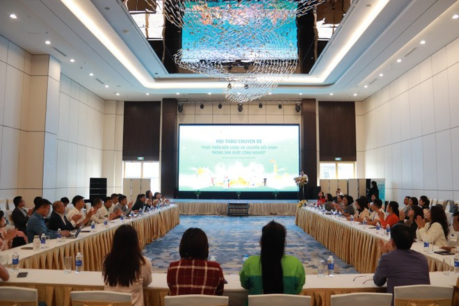 Hội thảo chuyên đề về “Phát triển bền vững và chuyển đổi xanh trong sản xuất công nghiệp”. (Ảnh: PV/Vietnam+) Hội thảo chuyên đề về “Phát triển bền vững và chuyển đổi xanh trong sản xuất công nghiệp”. (Ảnh: PV/Vietnam+)