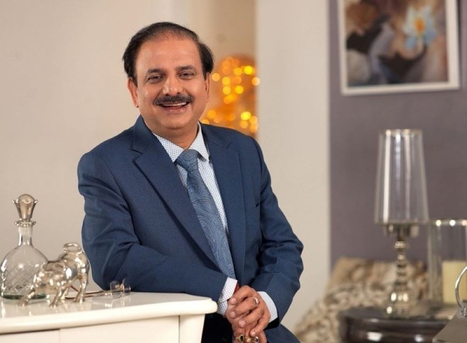 Ông Rakesh Kumar. Ông Rakesh Kumar.
