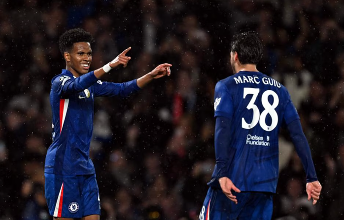 Estevao (18 tuổi 181 ngày) và Guiu (19 tuổi 291 ngày) ghi bàn đầu tiên tại Champions League Estevao (18 tuổi 181 ngày) và Guiu (19 tuổi 291 ngày) ghi bàn đầu tiên tại Champions League