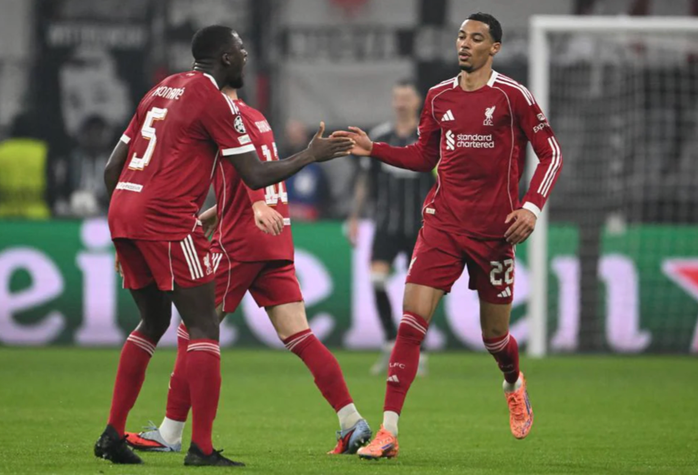Hugo Ekitike ghi bàn vào lưới đội bóng cũ Frankfurt Hugo Ekitike ghi bàn vào lưới đội bóng cũ Frankfurt
