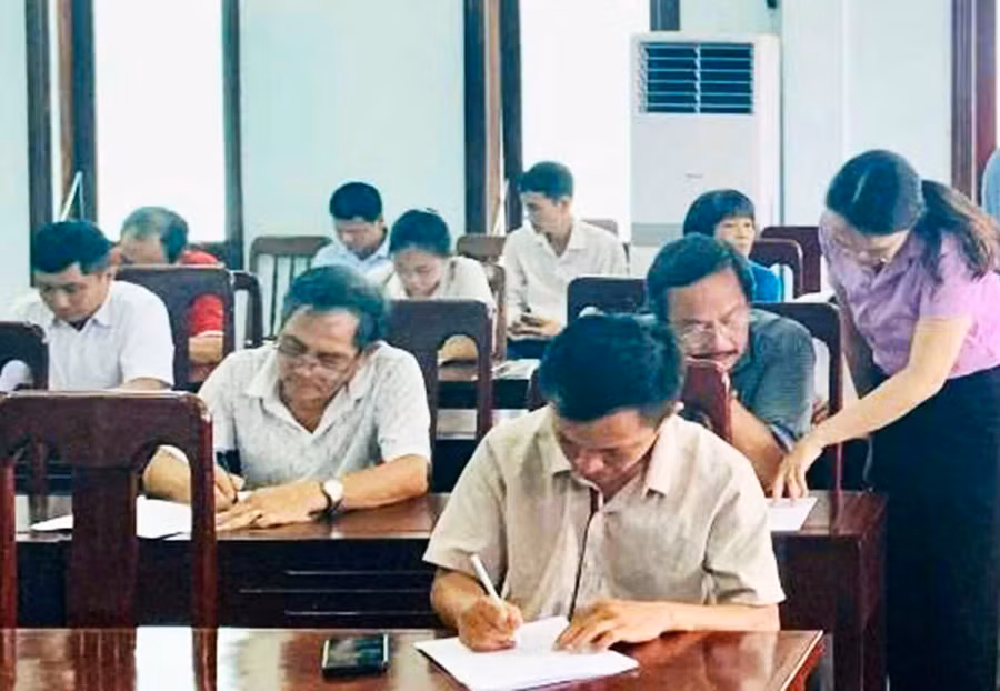 BHXH cơ sở Phù Mỹ hướng dẫn chủ hộ kinh doanh cá thể tham gia BHXH bắt buộc.