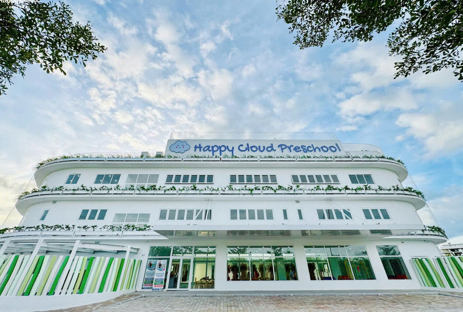 Mầm non Song ngữ Happy Cloud được xây dựng theo kết cấu liên kết bền vững, tạo thành hình tam giác tượng trưng cho ba trụ cột giáo dục cốt lõi: Tâm-Tầm-Trí. Mầm non Song ngữ Happy Cloud được xây dựng theo kết cấu liên kết bền vững, tạo thành hình tam giác tượng trưng cho ba trụ cột giáo dục cốt lõi: Tâm-Tầm-Trí.
