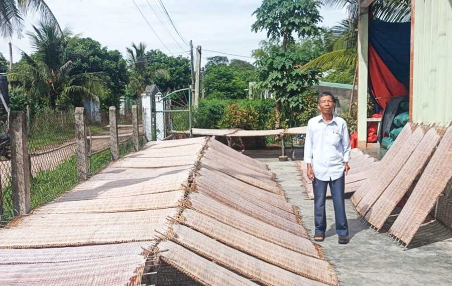 Làm bún mì số 8 là sinh kế bền vững ở Phù Mỹ Nam, giúp nhiều gia đình ổn định cuộc sống. Ảnh: V.T.K.T Làm bún mì số 8 là sinh kế bền vững ở Phù Mỹ Nam, giúp nhiều gia đình ổn định cuộc sống.