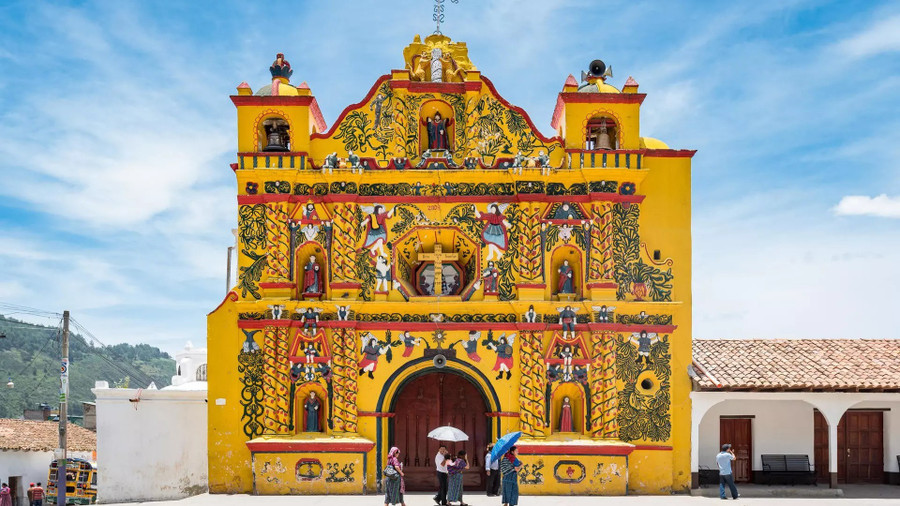 Là thành phố với kiến trúc tuyệt đẹp, lễ hội hấp dẫn, ẩm thực tuyệt vời và ít người qua lại.