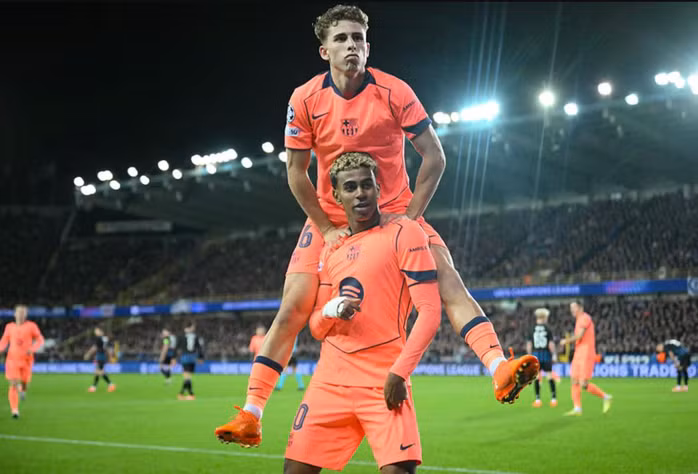 Lamine Yamal tỏa sáng để gỡ hòa 2-2