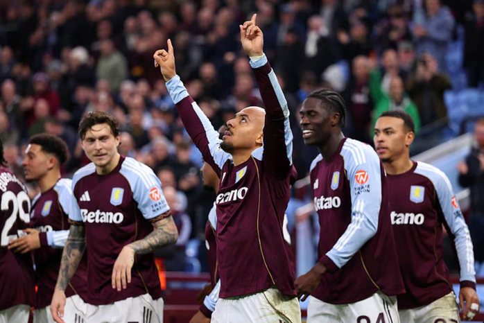 Aston Villa vươn lên trong tốp dẫn đầu Europa League