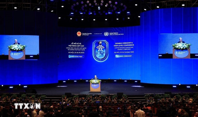 Tổng Thư ký Liên hợp quốc António Guterres phát biểu tại Phiên khai mạc cấp cao Lễ mở ký Công ước Hà Nội. (Ảnh: Tuấn Anh/TTXVN)