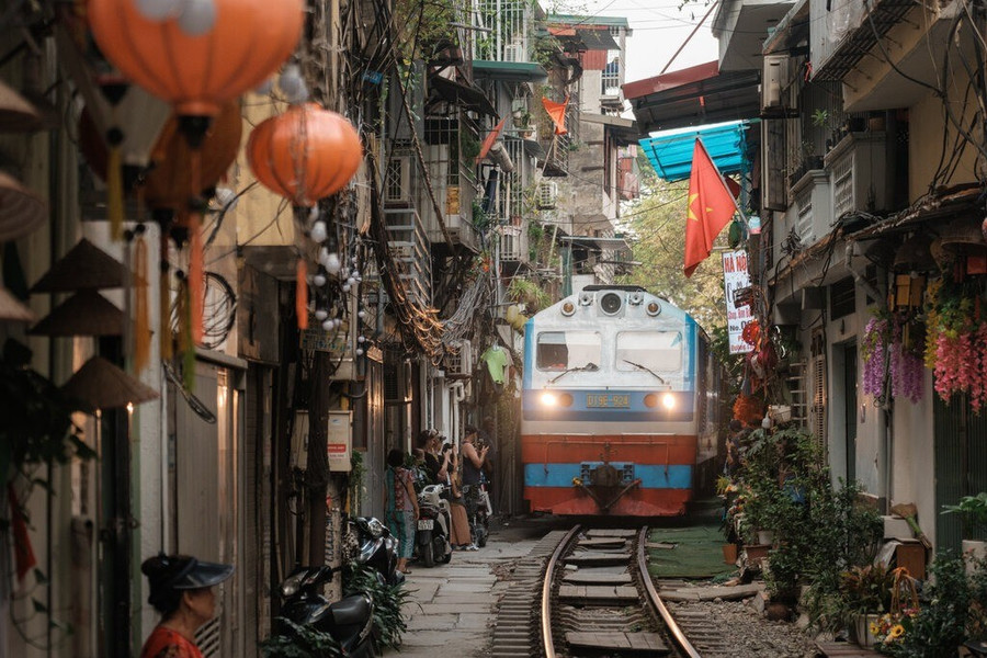 Khung cảnh ở phố đường tàu