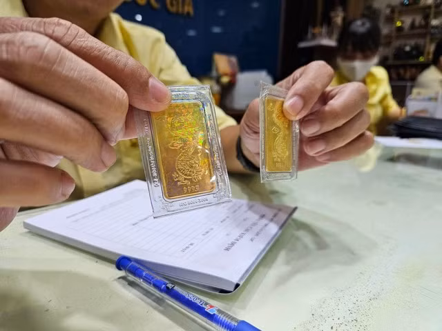 Giá vàng đang ở vùng đỉnh lịch sử đối với cả vàng miếng SJC, vàng nhẫn lẫn giá thế giới