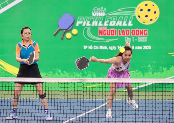 Bộ môn Pickleball phát triển mạnh trong thời gian gần đây. Trong ảnh: Giải Pickleball Báo Người Lao Động lần 1 diễn ra vào tháng 6-2025 tại TP HCM. (Ảnh: HOÀNG TRIỀU) Bộ môn Pickleball phát triển mạnh trong thời gian gần đây. Trong ảnh: Giải Pickleball Báo Người Lao Động lần 1 diễn ra vào tháng 6-2025 tại TP HCM. (Ảnh: HOÀNG TRIỀU)