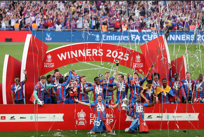 Crystal Palace vô địch FA Cup - danh hiệu lớn đầu tiên sau 119 năm Crystal Palace vô địch FA Cup - danh hiệu lớn đầu tiên sau 119 năm