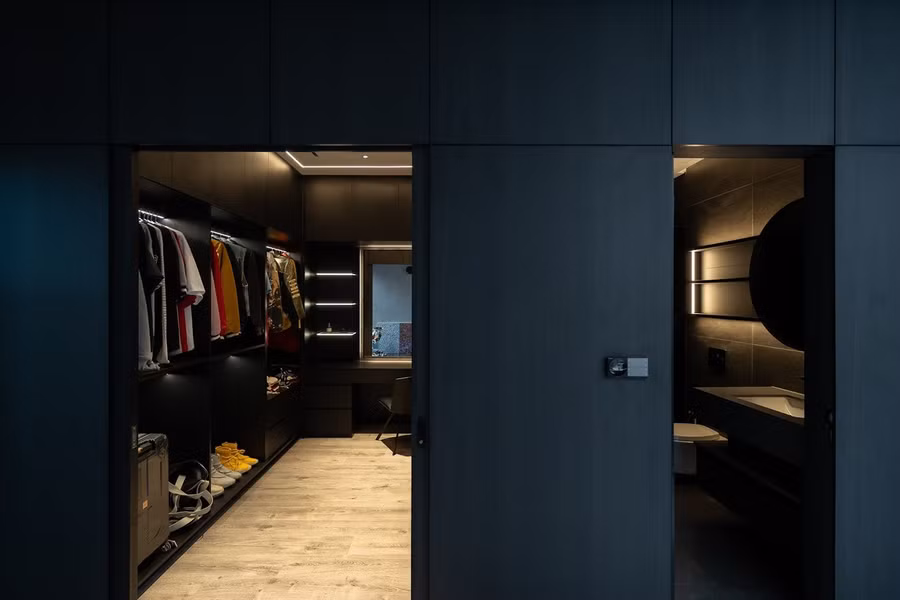 Phòng thay đồ và phòng vệ sinh riêng biệt.