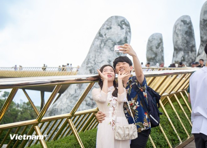Ngành du lịch thành phố Đà Nẵng đang tổ chức chương trình "Tri ân du khách Hàn Quốc" với nhiều hoạt động hấp dẫn. (Ảnh: PV/Vietnam+) Ngành du lịch thành phố Đà Nẵng đang tổ chức chương trình "Tri ân du khách Hàn Quốc" với nhiều hoạt động hấp dẫn. (Ảnh: PV/Vietnam+)