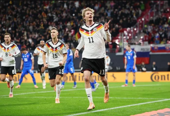 Nick Woltemade mở tỉ số với pha đánh đầu không thể cản phá