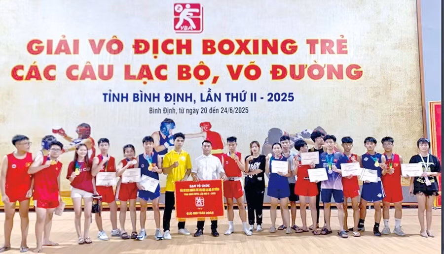 Câu lạc bộ Nhơn Lý Hội xếp nhì toàn đoàn tại Giải vô địch boxing trẻ tỉnh lần thứ II - 2025. Ảnh: M.V