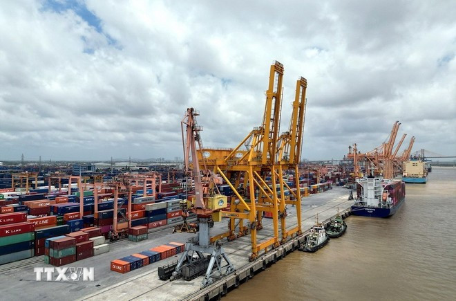 Năm 2025, phấn đấu tổng kim ngạch xuất nhập khẩu cả nước tăng 12% trở lên. (Ảnh: Tuấn Anh/TTXVN)