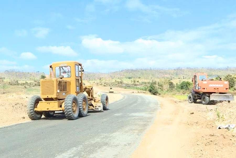 2ttu-nam-2021-den-nay-huyen-kong-chro-dau-tu-xay-dung-moi-va-nang-cap-140-cong-trinh-giao-thong-voi-tong-kinh-phi-hon-267-ty-dong.jpg