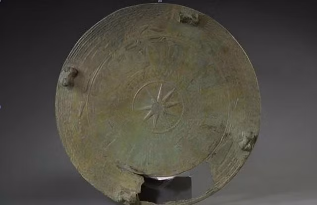 Mặt trống Đăk Glao - hiện lưu giữ và bảo quản tại Bảo tàng Lịch sử quốc gia VN. ẢNH: PHẠM BÌNH VƯƠNG