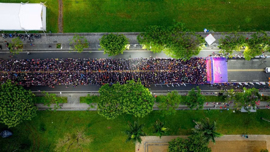 Khoảng 12.000 vận động viên trong và ngoài nước tham gia Giải chạy VnExpress Marathon 2025