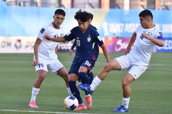 Thái Lan hoàn toàn lép vế trước Uzbekistan