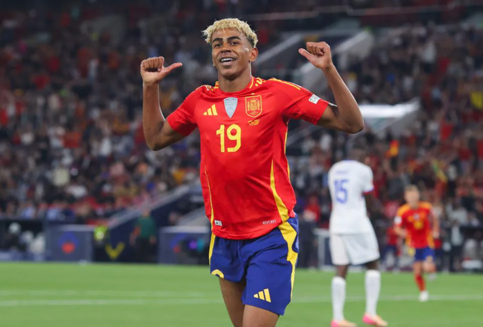 Lamine Yamal hoàn tất cú đúp, Tây Ban Nha dẫn bàn 5-1 Lamine Yamal hoàn tất cú đúp, Tây Ban Nha dẫn bàn 5-1