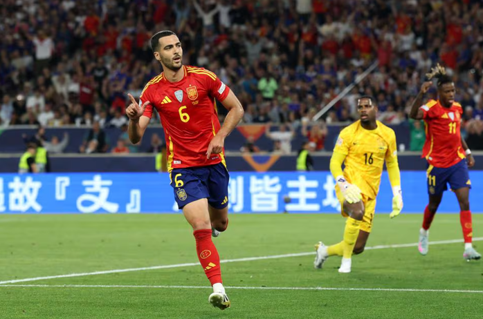 Mikel Merino nhân đôi cách biệt cho "La Roja" Mikel Merino nhân đôi cách biệt cho "La Roja"
