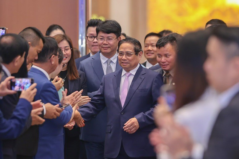 Thủ tướng Chính phủ Phạm Minh Chính dự và chủ trì Tọa đàm với doanh nghiệp, hiệp hội doanh nghiệp để thực hiện hiệu quả Nghị quyết 68-NQ/TW của Bộ Chính trị về phát triển kinh tế tư nhân. Ảnh: VGP/Nhật Bắc lieuthuoc.jpg