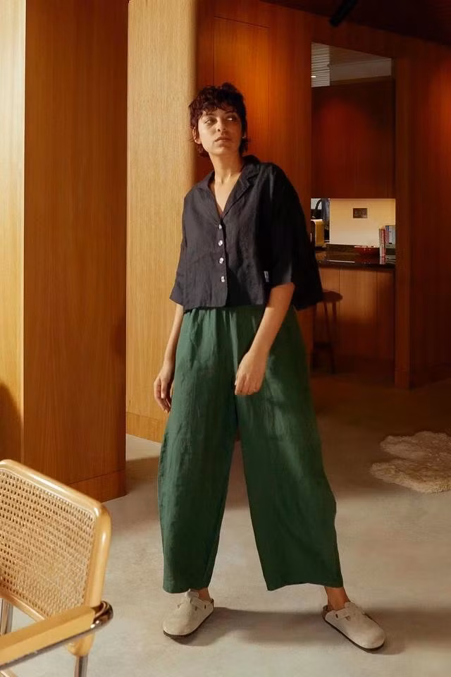 Mùa hè 2025 đánh dấu sự lên ngôi của những tông màu nhẹ nhàng, tự nhiên và thanh lịch trong thời trang vải lanh. ẢNH: LFMARKEY