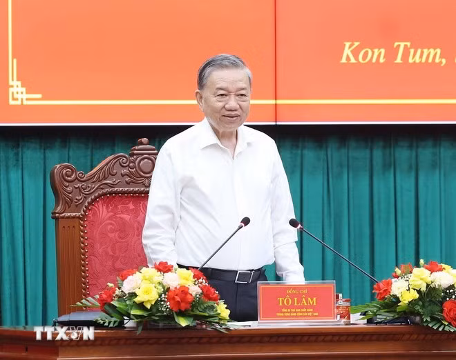Tổng Bí thư Tô Lâm phát biểu tại buổi làm việc với Ban Thường vụ Tỉnh ủy Kon Tum và Thường trực Tỉnh ủy Quảng Ngãi. Ảnh: Thống Nhất/TTXVN